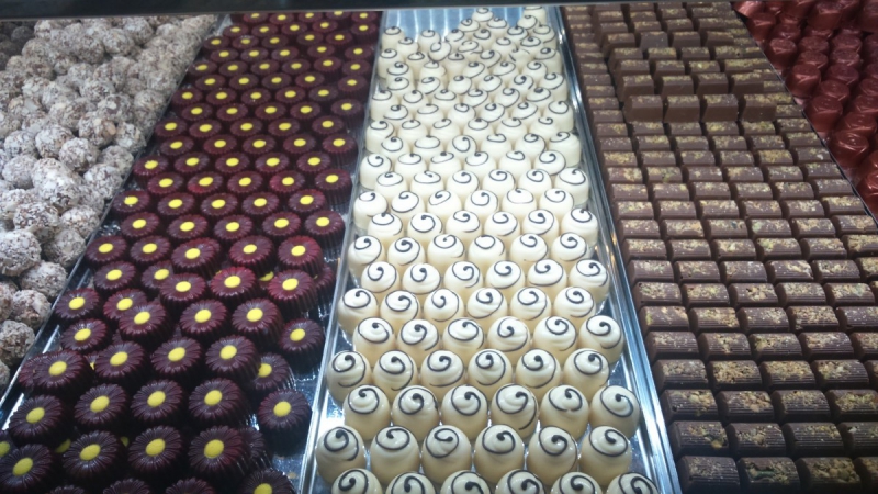 chocolaterie-BRUE AURIAC-min_chocolates_milk_chocolate_white_chocolate_truffles_candy_food_treat_cacao-1213769